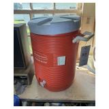 RUBBERMAID 5 GALLON WATER COOLER