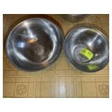 PAIR OF LARGE MIXING BOWLS, 13 IN AND 16 IN DIAMET