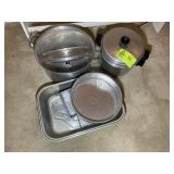 GROUP OF ALUMINUM POTS AND ROASTING PAN