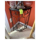 METAL FRAMED CORNER TABLE, 19 IN X 13 IN X 28 IN,