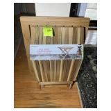 BAMBOO BATH MAT 18 IN X 24 IN AND SIDE TABLE