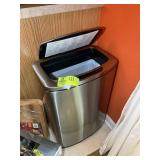 STAINLESS STEEL AUTOMATIC TRASH CAN