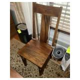 GROUP OF 4 WOODEN DINING CHAIRS