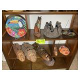GROUP OF DECORATIVE ITEMS, MASKS, PLATE, FIGURINES