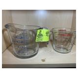PAIR OF PYREX GLASS MEASURING CUPS