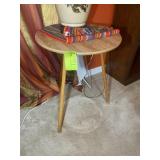 PAIR OF ROUND SIDE TABLES