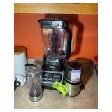 GROUP INCLUDING NINJA PRO 1000W BLENDER, CUISINART