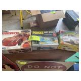 GROUP OF VINTAGE MODEL CAR KITS, CORVETTE AND VAN