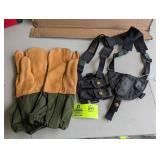 GROUP INCLUDING , US COLD WEATHER MITTENS WITH TRI