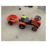 KUBOTA KIDS RIDE ON TRACTOR WITH WAGON