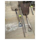 GROUP OF YARD TOOLS, SHOVELS, PITCH FORK, ETC
