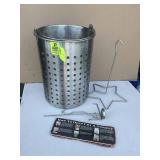 TURKEY FRYING BASKET WITH STAND AND THERMOMETER