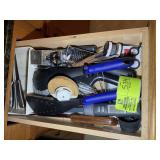 DRAWER WITH KITCHEN UTENSILS, KNIFE, ETC