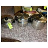 GROUP OF SALAD MASTER POTS WITH LIDS