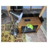 GROUP INCLUDING ELECTRIC HEATER AND DESK LAMP