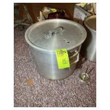 ALUMINUM STOCK POT WITH LID, 14 IN DIAMETER X 11 I