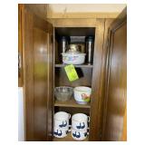 CABINET WITH MISC BOWLS, SOUP BOWLS