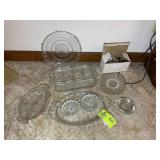 GROUP OF GLASS SERVING TRAYS AND PLATTERS, ONE WIT