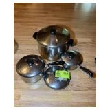GROUP OF REVEREWARE POTS WITH LIDS