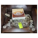GROUP OF DECORATIVE GLASS SERVING DISHES AND CANDL