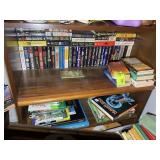 LARGE GROUP OF PAPERBACK AND HARDBACK BOOKS, VARIO