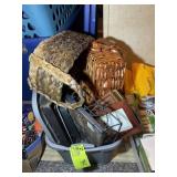 GROUP OF MISCELLANEOUS DECORATIVE BASKETS AND SMAL