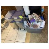LARGE GROUP OF MISCELLANEOUS PET RELATED ITEMS, FO