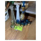 GROUP OF MISCELLANEOUS DECORATIVE ITEMS INCLUDING,