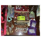 GROUP OF COSTUME, JEWELRY, NECKLACES, PINS, AND EA