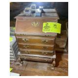 DRESSER TOP JEWELRY CHEST, WITH ASSORTED MISC JEWE
