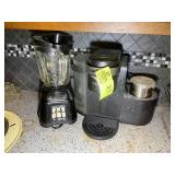 KEURIG COFFEE MAKER AND HAMILTON BEACH BLENDER