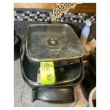 PAIR OF ELECTRIC SKILLETS