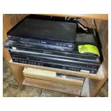 GROUP OF ELECTRONICS, INCLUDING PHILLIPS DVD PLAYE