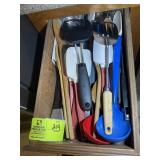 DRAWER WITH MISCELLANEOUS KITCHEN UTENSILS, SPATUL