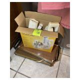 GROUP INCLUDING MISCELLANEOUS VINTAGE HOT PLATES,