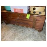 VINTAGE CEDAR CHEST 44 IN BY 19 IN BY 17 IN