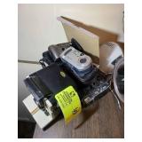 GROUP INCLUDING MISC CAMERAS, POLAROID LAND CAMERA