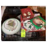 GROUP OF MISCELLANEOUS CHRISTMAS THEMED ITEMS INCL