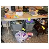 4 FT PLASTIC TOP FOLDING TABLE, NO CONTENTS