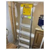 DAVIDSON 6-FT ALUMINUM FOLDING LADDER