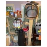 LARGE GROUP OF CAT AND PET RELATED ITEMS, CAT STAN