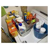 GROUP OF CLEANING SUPPLIES AND SWIFFER ITEMS ON TO