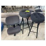PAIR OF FOLDING STOOLS AND NEALING MASSAGE CHAIR