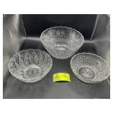 CLEAR GLASS PUNCH BOWL AND TWO SMALLER CLEAR GLASS