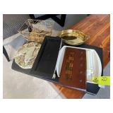 MISC GROUP OF BASKETS, WALL PLAQUE, ETC