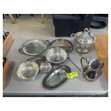 GROUP OF SILVER PLATE ITEMS, PITCHERS, TRAYS, BOWL