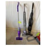 GROUP INCLUDING SHARK ELECTRIC STEAMER, HOOVER ENC