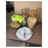 GROUP OF SMALL DECORATIVE LANTERNS AND DECORATIVE