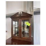 COUNTER TOP DISPLAY CABINET WITH 2 DOORS 22 IN X 8