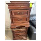 PAIR OF WOODEN NIGHT STANDS ONE MISSING DRAWER 24